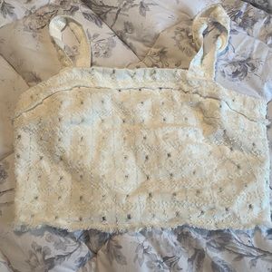 White beachy top w/ zipper down the back